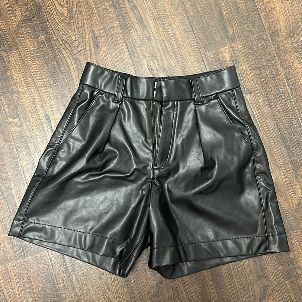 Abercrombie Leather Shorts NWT Size Small